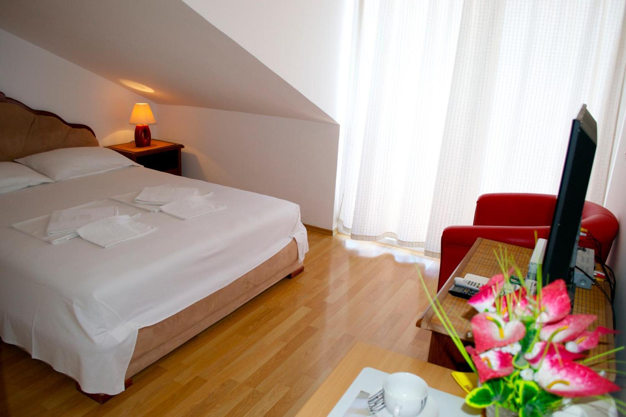 Apartments Luka Budva Rum bild